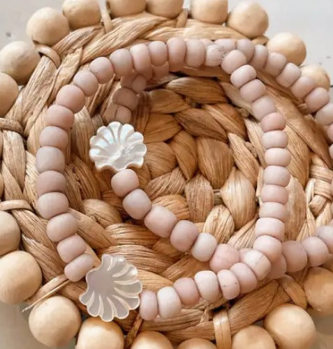 Pearly Shell Bracelet